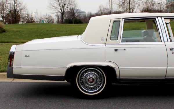 1990 Cadillac Fleetwood Triple White Brougham