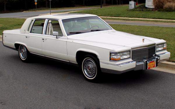 1990 Cadillac Fleetwood Triple White Brougham