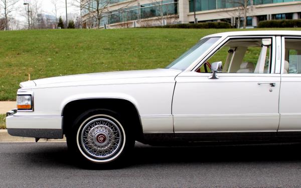 1990 Cadillac Fleetwood Triple White Brougham