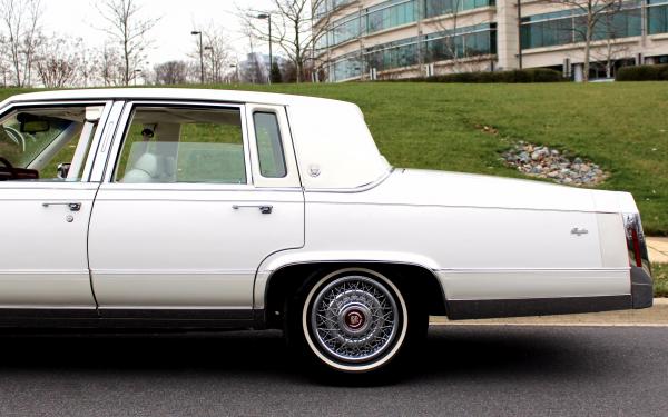 1990 Cadillac Fleetwood Triple White Brougham