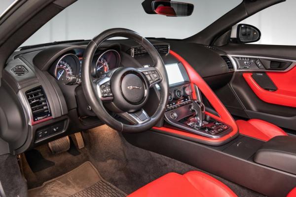 2020 Jaguar F-TYPE R Dynamic 