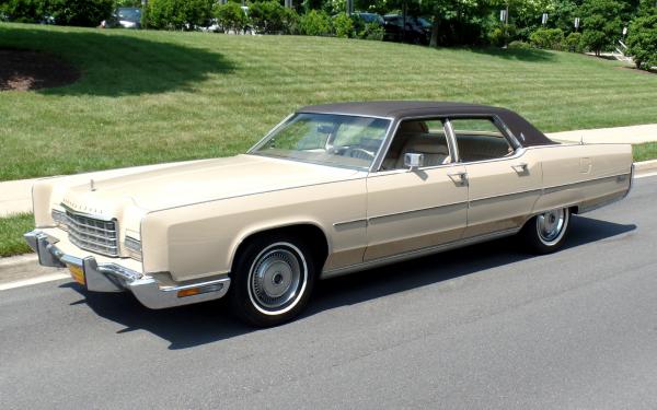 1973 Lincoln Continental Luxury Sedan