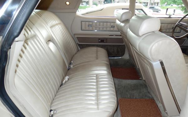 1973 Lincoln Continental Luxury Sedan