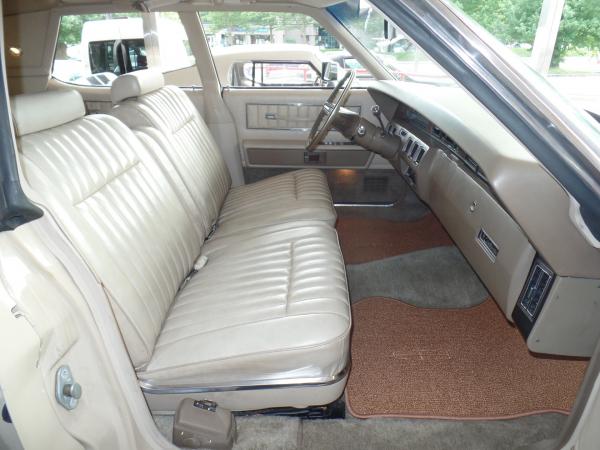 1973 Lincoln Continental Luxury Sedan