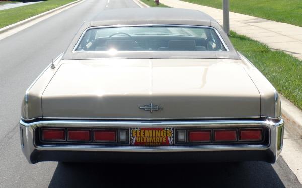 1973 Lincoln Continental Luxury Sedan