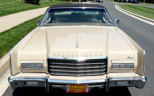 1973 Lincoln Continental Luxury Sedan