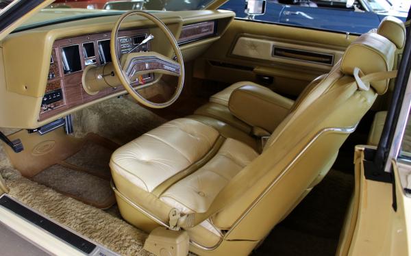 1976 Lincoln Continental 