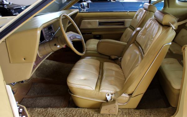 1976 Lincoln Continental 