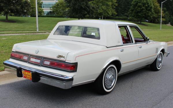 1985 Chrysler Fifth Avenue 