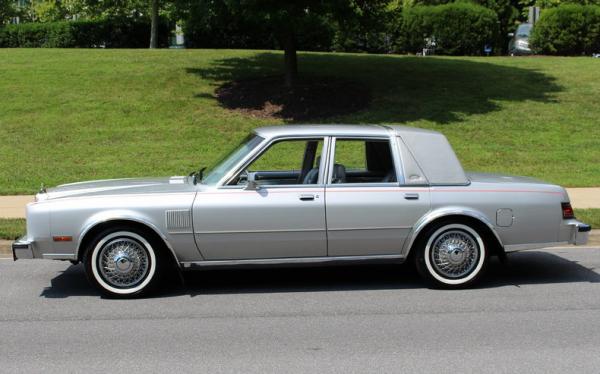 1985 Chrysler 5th Avenue 